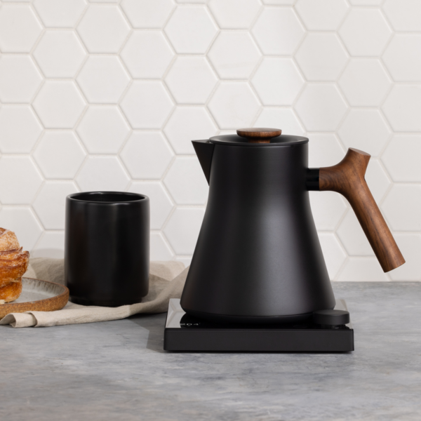 corvo-ekg-pro-electric-kettle-8abe39-05_CorvoProStudio_MBW_Lifestyle Corvo EKG Pro Electric Kettle
