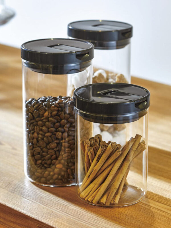 hario-glass-canister-1000ml-34oz-591baa-hario_mcn-300b-glass-coffee-canister_1000ml_in-use HARIO Glass Canister (1000ml/34oz)