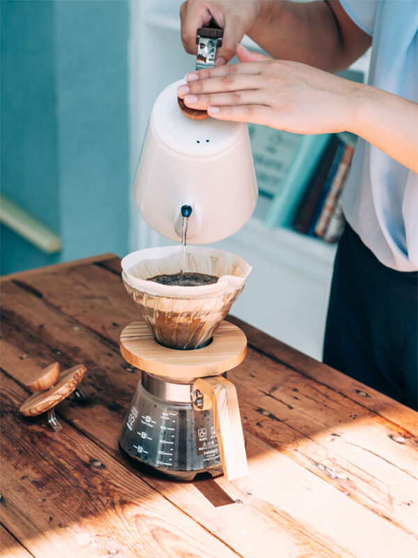 hario-v60-02-coffee-server-600ml-20oz-ol-00b940-hario_vcwn-60-ov_v60-02-coffee-server_olive-wood_i HARIO V60-02 Coffee Server (600ml/20oz) (Olive Wood)